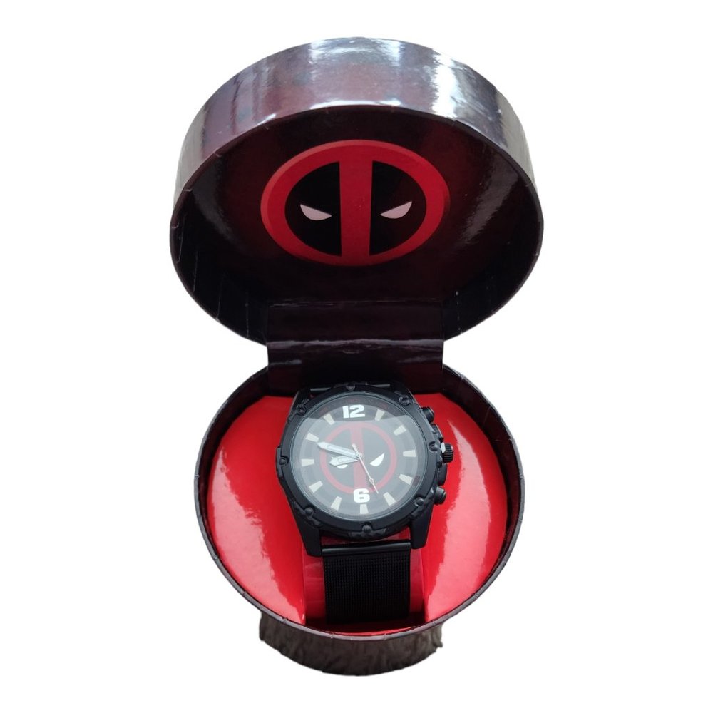 MARVEL Deadpool Adult Analog Watch Red/Black Silicone Wristband Collectable Case